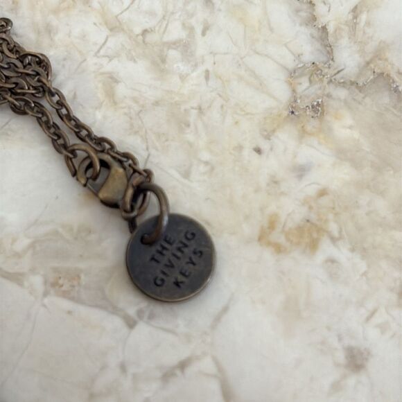 NEW! The Giving Keys “Empower” Vintage Key 28” Chain - Picture 6 of 11